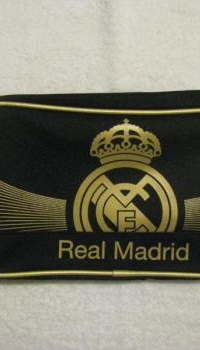 Real Madrid fekete-arany színű neszeszer